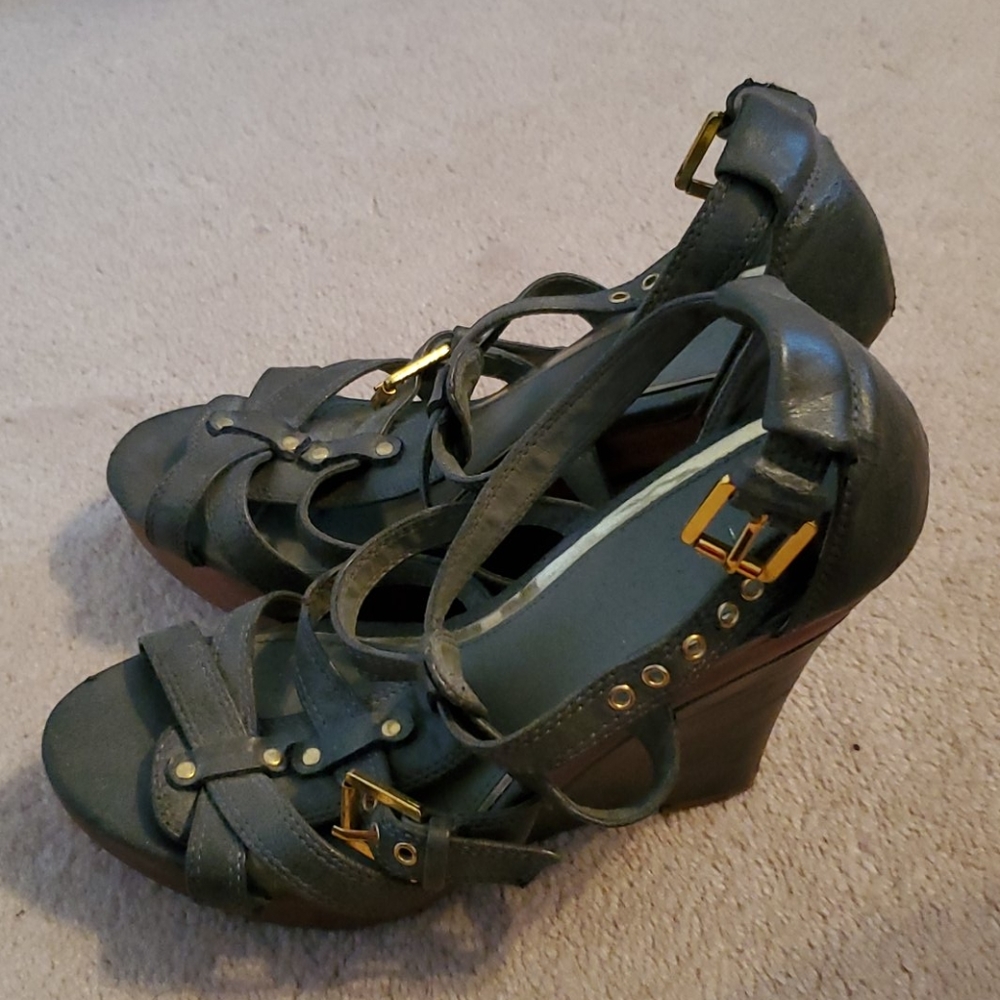 Aldo grey wedges